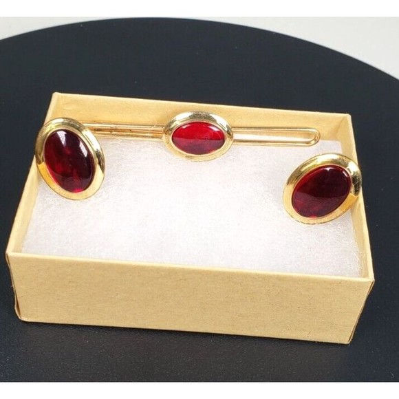 Vintage Krementz Correct Gold Tone Red Cabochon Cufflinks Tie Clip Oval Set - Picture 1 of 11